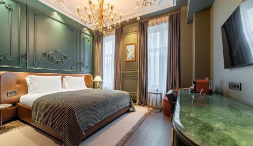 Deluxe Double Room with City View