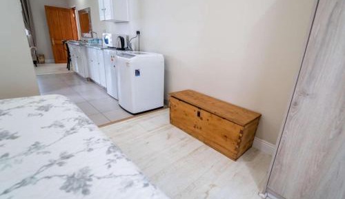 Deluxe Queen Suite