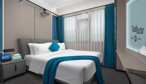 Deluxe Queen Room