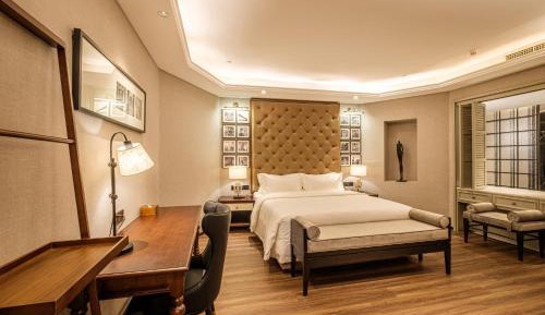 Deluxe Suite