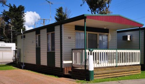Standard Poolside 2 Bedroom Cabin