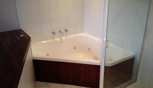 King Room with Spa Bath