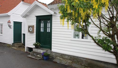 Studio (2 Adults)