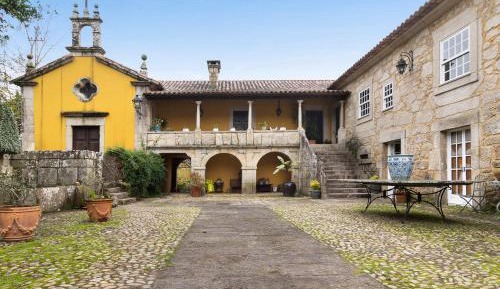 Villa with Garden View