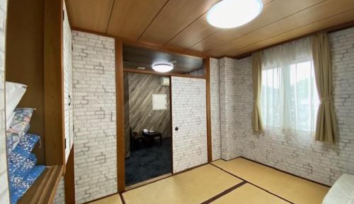 Japanese-Style Room