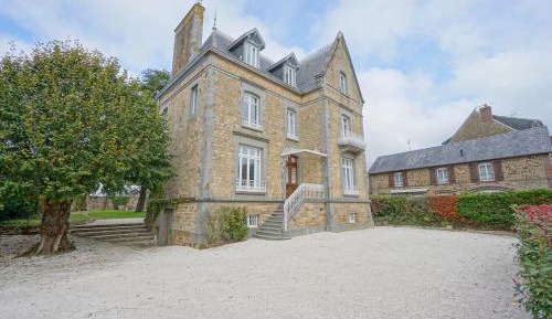 Seven-Bedroom House
