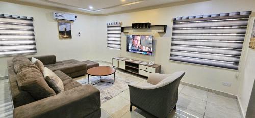 One-Bedroom Apartment with Balcony