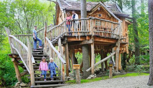 Tree House up to 4 people