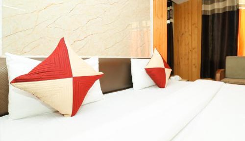Deluxe Double Room (2 Adults + 1 Child)