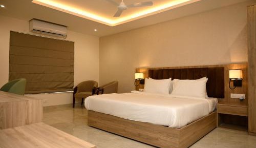 Superior Deluxe Double or Twin Room 