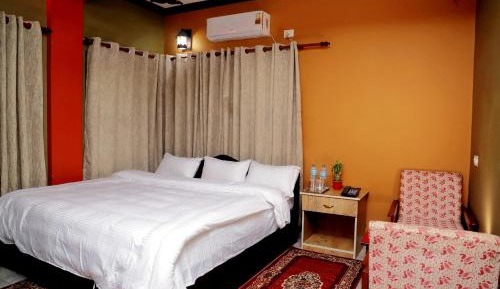 Deluxe King Suite