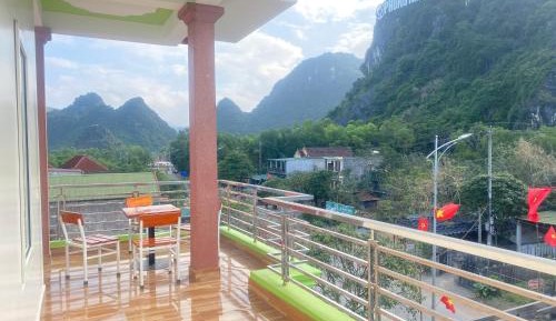 Family Room with Mountain View