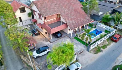 Six-Bedroom House