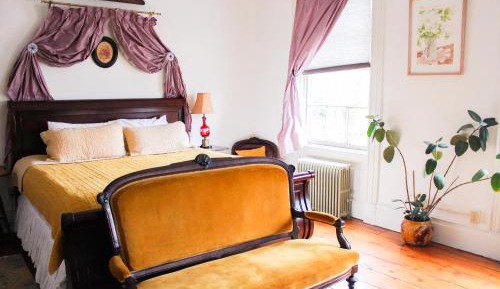 Deluxe King Suite