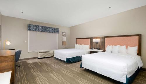 Room with Two Queen Beds - Non-Smoking