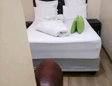 Deluxe Room (2 Adults + 1 Child)