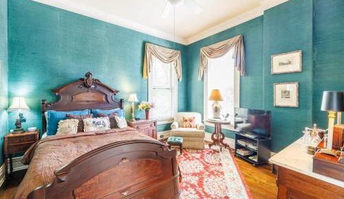 Queen Room