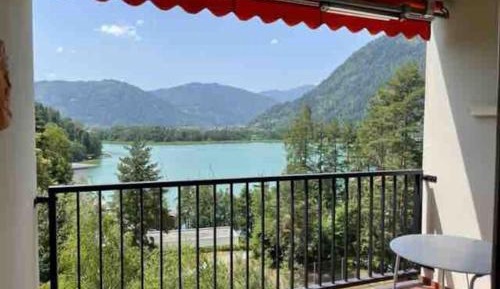 Apartment with Lake View
