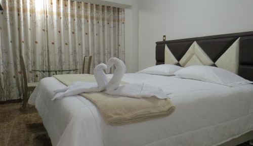 Deluxe Room (2 Adults + 1 Child)