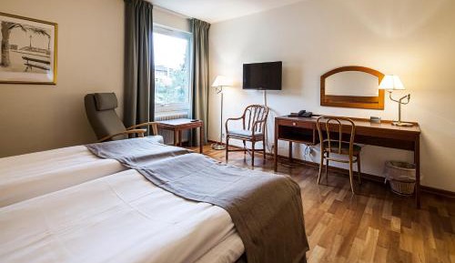 Twin Room with Lake View