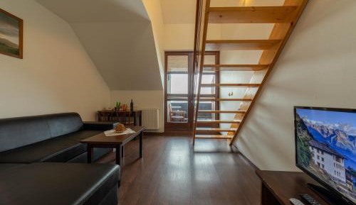 Apartment with Lake View