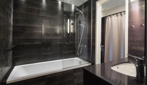 Northern Comfort Twin Room with Bath
