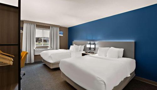 Queen Room with Two Queen Beds - Non-Smoking