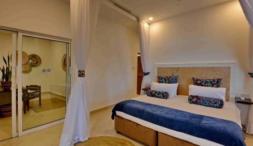Suite with Lake View