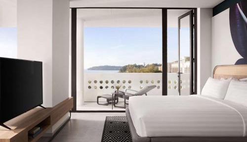 Executive Suite with One Double Bed and Ocean View