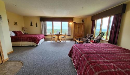 Quadruple Room with Mountain View