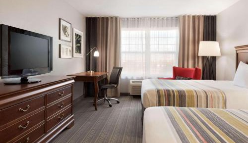 Queen Room with Two Queen Beds with Roll-In Shower