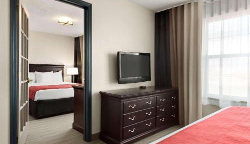 Suite with One King and One Queen Bed - Non-Smoking