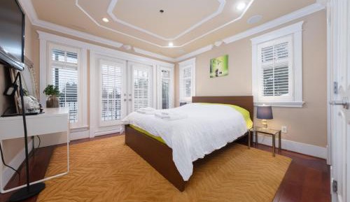 Triple Room with Private Bathroom