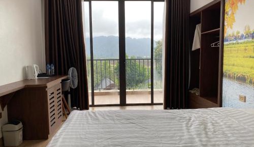 Twin Room with View