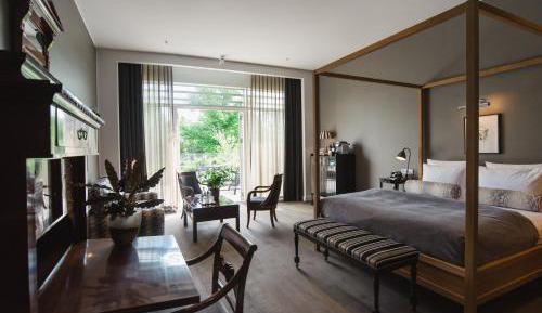 Suite with Spa Bath