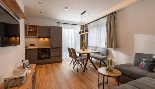 Two-Bedroom Apartment with Shower 