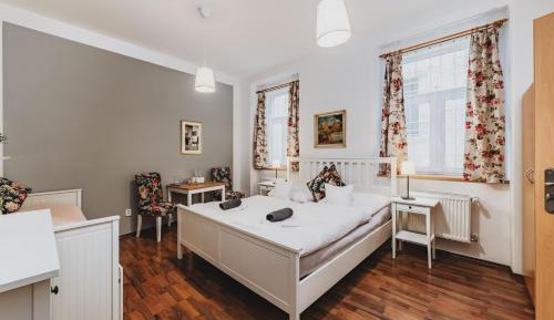 Large Triple Room with Private Bathroom