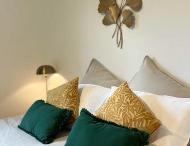 Deluxe Double or Twin Room with Mountain View