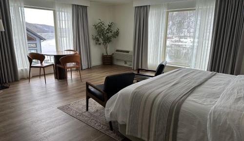 Suite with River View