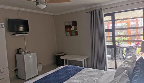 Luxury Queen Room