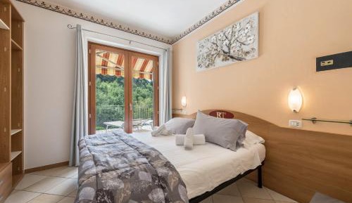 Superior One-Bedroom Apartment