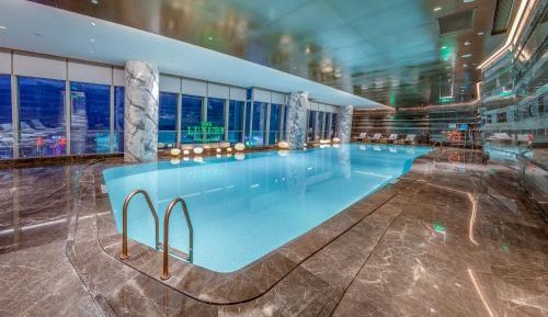 Deluxe Suite with Deluxe Benefit