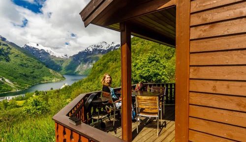 Two-Bedroom Cabin with Fjord View - including linen, towels and cleaning