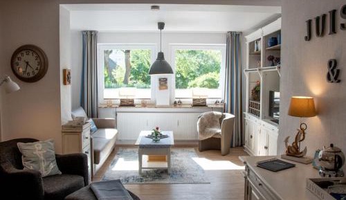 One-Bedroom Holiday Home