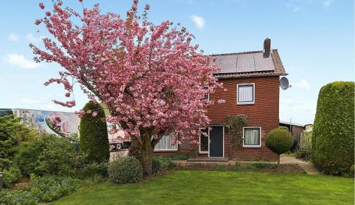 Nine-Bedroom Holiday Home