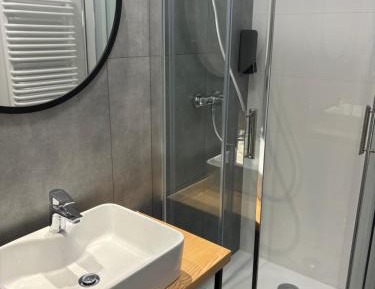 Deluxe Double Room (2 Adults + 1 Child)