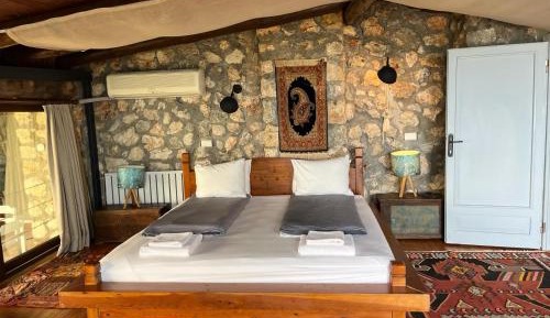 Deluxe Double Room with Balcony and Sea View