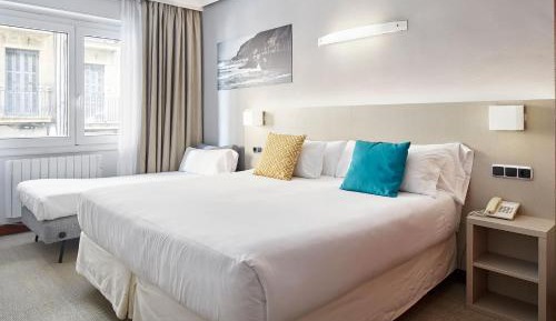 Double Room with Parking with City View