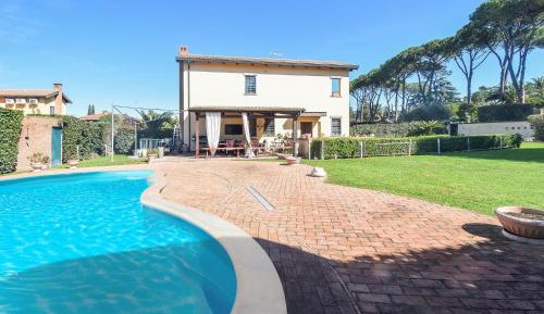 Six-Bedroom Holiday Home