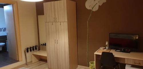Double or Twin Room with Private Bathroom